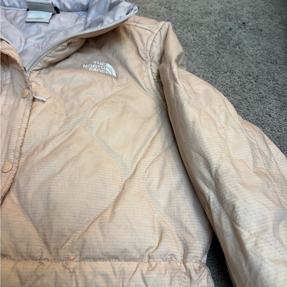 The North Face Women's Beige Quilted Puffer Jacket - Picture 2 of 6